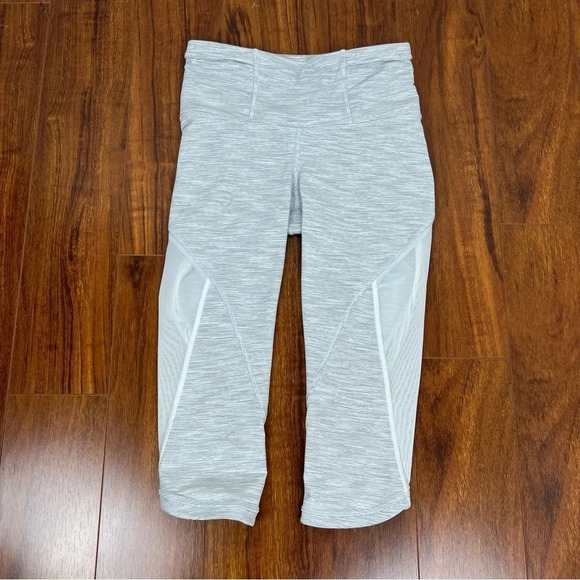 Lululemon run with the sun crops Leggings Mesh Gray Size 4 B15 - Picture 2 of 9